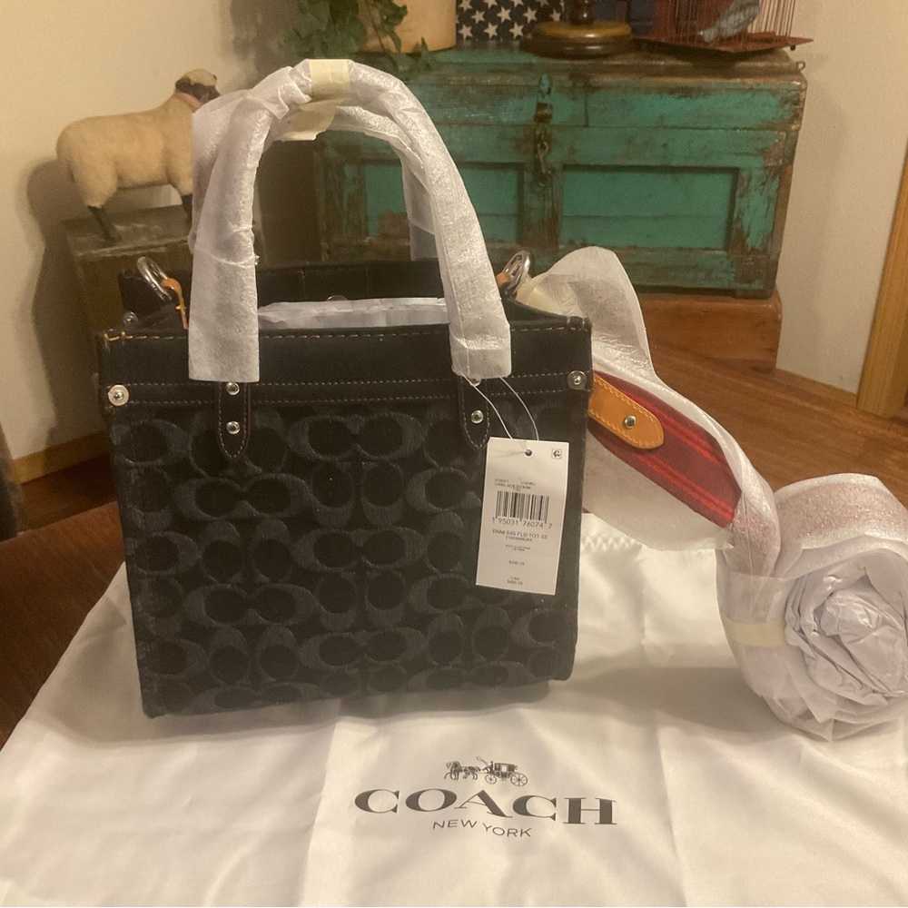 Coach Field Tote 22 NWT!